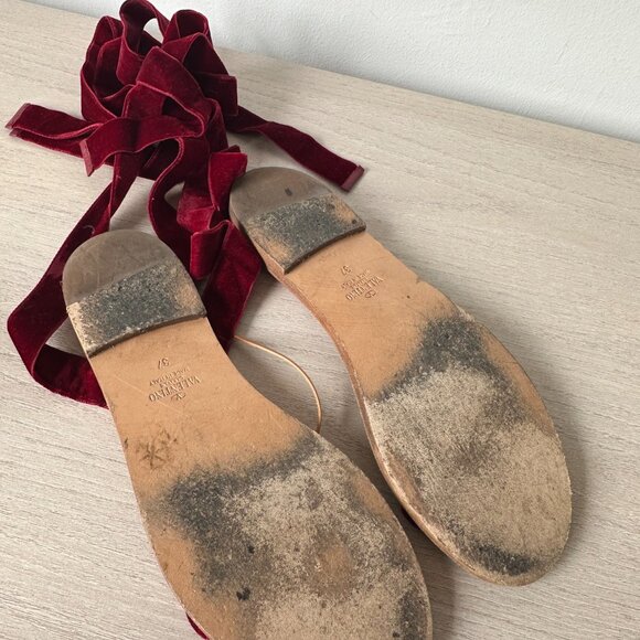 Valentino Ankle Wrap Flat Sandals Sz 37 Maroon Velvet Open Toe Criss-cross Strap - Picture 5 of 7